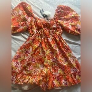 Boohoo NWT floral puff sleeve romper